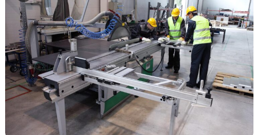 Die Vorteile der Montage von Fördertechnik für Baustoffe